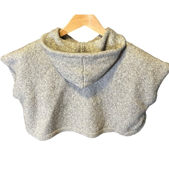 Genuine Kids from OshKosh Gray Hooded Poncho Sweater Embroidered 18M - Picture 2 of 10